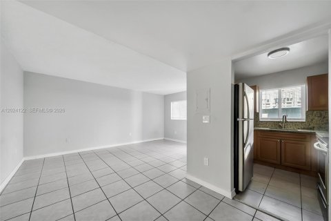 Copropriété à louer à Miami Beach, Floride: 1 chambre, 92.9 m2 № 2085915 - photo 10