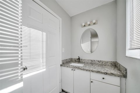 Copropriété à louer à Miami Beach, Floride: 1 chambre, 92.9 m2 № 2085915 - photo 13