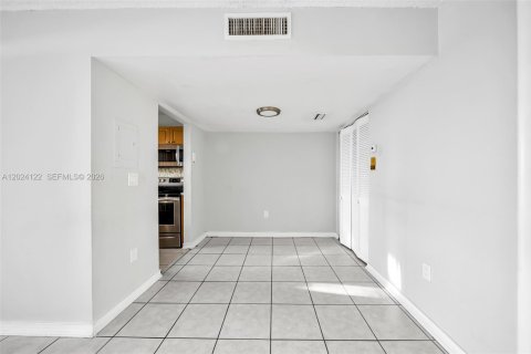 Copropriété à louer à Miami Beach, Floride: 1 chambre, 92.9 m2 № 2085915 - photo 6