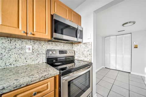 Copropriété à louer à Miami Beach, Floride: 1 chambre, 92.9 m2 № 2085915 - photo 17