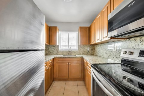 Copropriété à louer à Miami Beach, Floride: 1 chambre, 92.9 m2 № 2085915 - photo 8