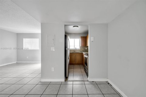Copropriété à louer à Miami Beach, Floride: 1 chambre, 92.9 m2 № 2085915 - photo 16