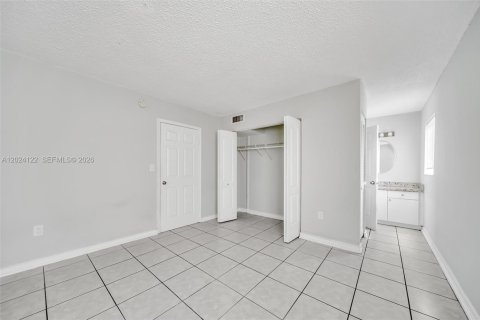 Copropriété à louer à Miami Beach, Floride: 1 chambre, 92.9 m2 № 2085915 - photo 12