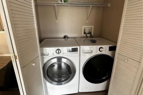 Снять в аренду кондоминиум в Киссимми, Флорида 5 комнат, 115.66м2, № 1903996 - фото 17