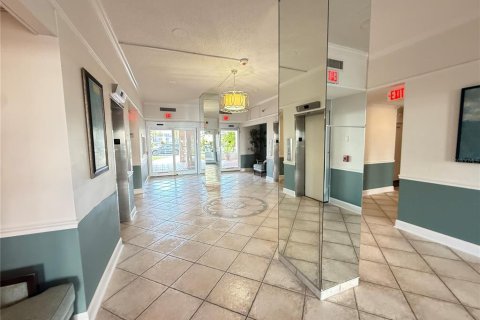 Condo in Clearwater, Florida, 2 bedrooms  № 1796558 - photo 12