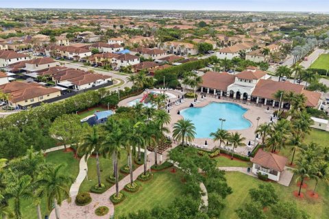 Casa en venta en Homestead, Florida, 4 dormitorios, 271.74 m2 № 2060625 - foto 27