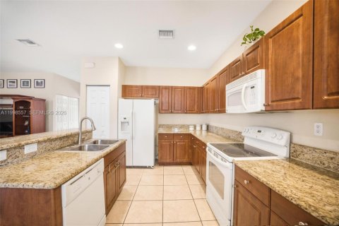 Casa en venta en Homestead, Florida, 4 dormitorios, 271.74 m2 № 2060625 - foto 8