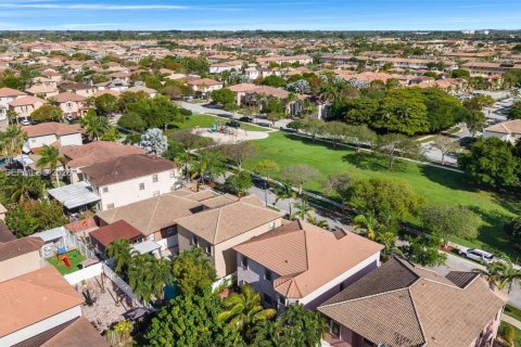 Casa en venta en Homestead, Florida, 4 dormitorios, 271.74 m2 № 2060625 - foto 23