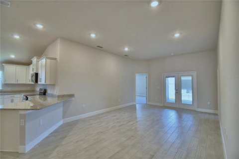 House in Auburndale, Florida 4 bedrooms, 204.38 sq.m. № 1447541 - photo 11