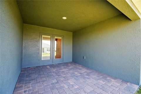 House in Auburndale, Florida 4 bedrooms, 204.38 sq.m. № 1447541 - photo 28