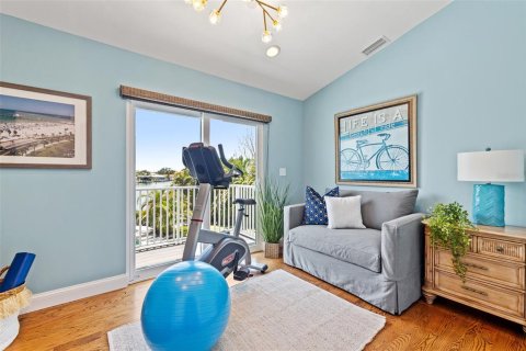House in Clearwater, Florida 5 bedrooms, 465.07 sq.m. № 1784626 - photo 23