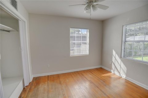 Villa ou maison à louer à Orlando, Floride: 2 chambres, 114.36 m2 № 2437365 - photo 9