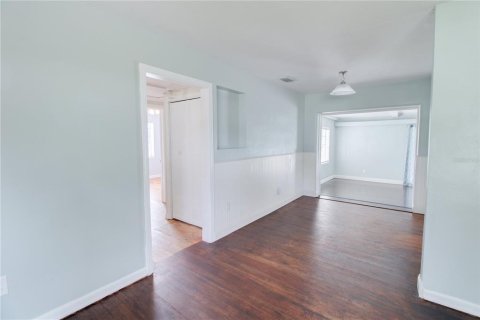 Villa ou maison à louer à Orlando, Floride: 2 chambres, 114.36 m2 № 2437365 - photo 2