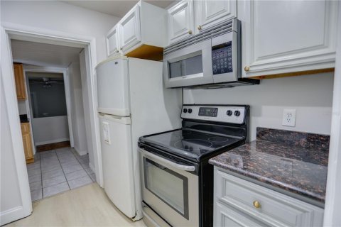 Villa ou maison à louer à Orlando, Floride: 2 chambres, 114.36 m2 № 2437365 - photo 5