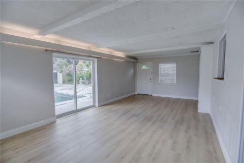 Villa ou maison à louer à Orlando, Floride: 2 chambres, 114.36 m2 № 2437365 - photo 13