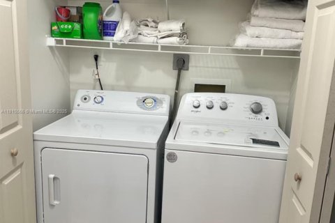 Condo in Aventura, Florida, 2 bedrooms  № 1964853 - photo 22