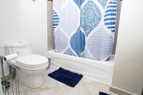 Condo in Aventura, Florida, 2 bedrooms  № 1964853 - photo 21