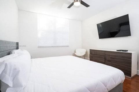 Condo in Aventura, Florida, 2 bedrooms  № 1964853 - photo 11