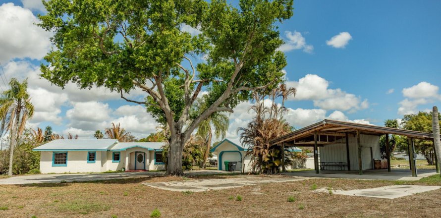 Casa en Okeechobee, Florida 2 dormitorios, 130.16 m2 № 2253949