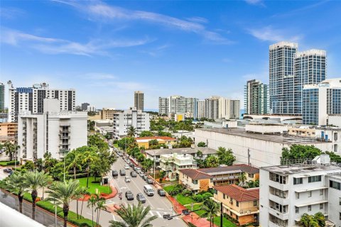Condominio en venta en Miami Beach, Florida, 1 dormitorio, 84.54 m2 № 1938214 - foto 24