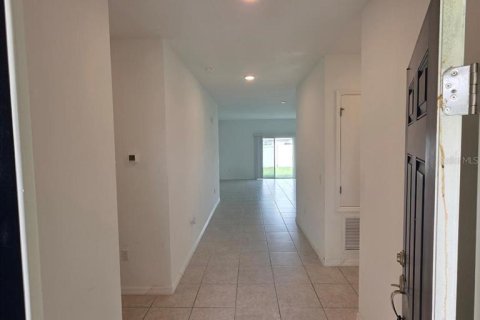 House in Poinciana, Florida 4 bedrooms, 166.57 sq.m. № 2394153 - photo 5