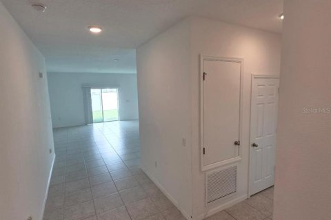 House in Poinciana, Florida 4 bedrooms, 166.57 sq.m. № 2394153 - photo 6