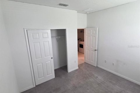 House in Poinciana, Florida 4 bedrooms, 166.57 sq.m. № 2394153 - photo 14