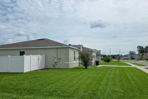 House in Poinciana, Florida 4 bedrooms, 166.57 sq.m. № 2394153 - photo 3