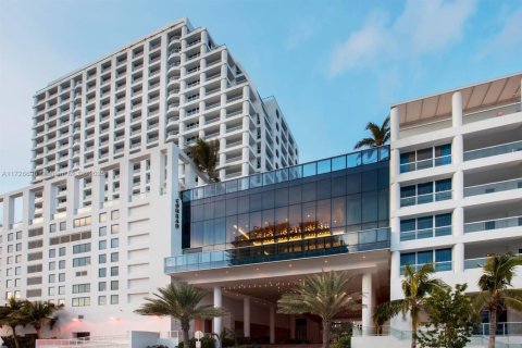 Condo in Fort Lauderdale, Florida, 1 bedroom  № 1860305 - photo 15