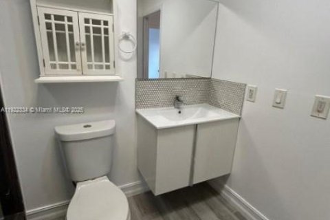 Снять в аренду таунхаус в Хомстед, Флорида 3 спальни, 108.42м2, № 1976277 - фото 17