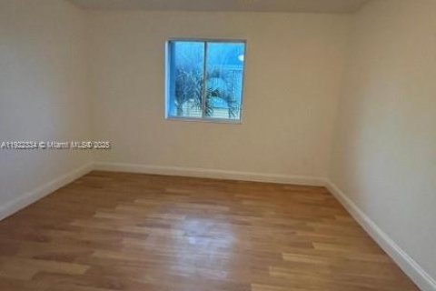 Снять в аренду таунхаус в Хомстед, Флорида 3 спальни, 108.42м2, № 1976277 - фото 18