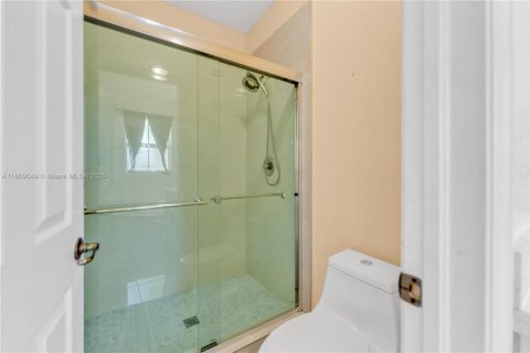 Townhouse in Miami, Florida 3 bedrooms, 160.54 sq.m. № 1921566 - photo 18