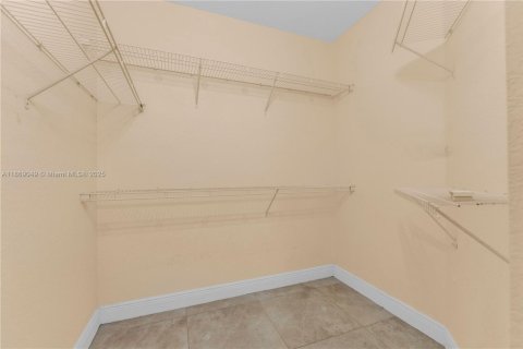 Townhouse in Miami, Florida 3 bedrooms, 160.54 sq.m. № 1921566 - photo 16