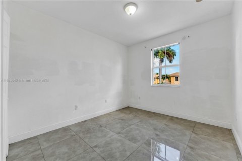 Townhouse in Miami, Florida 3 bedrooms, 160.54 sq.m. № 1921566 - photo 21