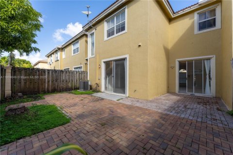 Townhouse in Miami, Florida 3 bedrooms, 160.54 sq.m. № 1921566 - photo 24