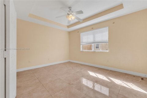 Townhouse in Miami, Florida 3 bedrooms, 160.54 sq.m. № 1921566 - photo 14