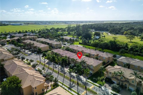 Townhouse in Miami, Florida 3 bedrooms, 160.54 sq.m. № 1921566 - photo 29