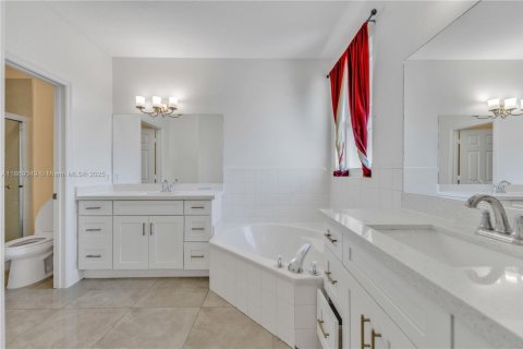 Townhouse in Miami, Florida 3 bedrooms, 160.54 sq.m. № 1921566 - photo 17