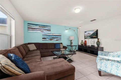 Casa en venta en Kissimmee, Florida, 4 dormitorios, 208.66 m2 № 1536533 - foto 11