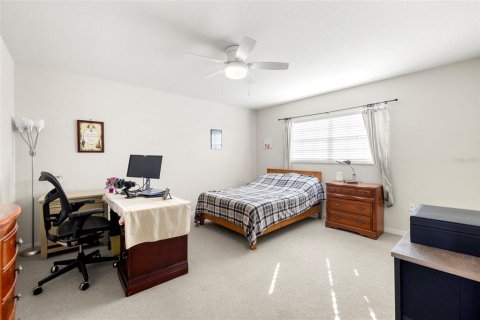 Condo in Gulfport, Florida, 2 bedrooms № 2206460 - photo 13