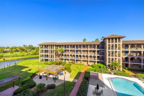 Condo in Gulfport, Florida, 2 bedrooms № 2206460 - photo 24