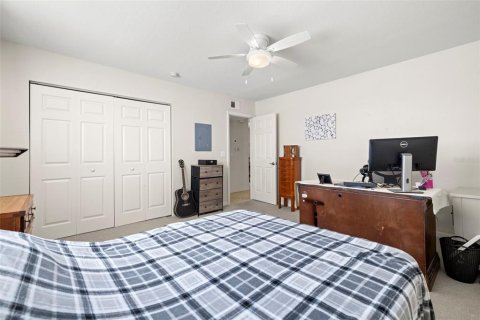 Condo in Gulfport, Florida, 2 bedrooms № 2206460 - photo 15