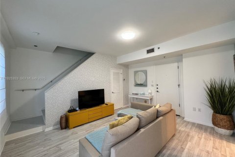 Кондоминиум с 2 спальнями в Майами-Бич, Флорида № 1984122