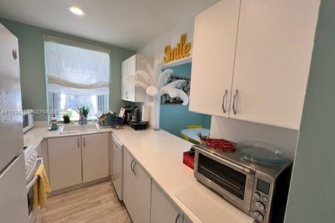 Купить кондоминиум в Майами-Бич, Флорида 2 спальни, 81.94м2, № 1984122 - фото 9