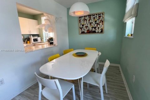 Купить кондоминиум в Майами-Бич, Флорида 2 спальни, 81.94м2, № 1984122 - фото 12