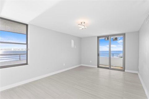 Copropriété à louer à Miami Beach, Floride: 2 chambres, 120.87 m2 № 1992063 - photo 5