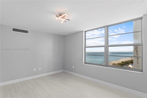 Copropriété à louer à Miami Beach, Floride: 2 chambres, 120.87 m2 № 1992063 - photo 10