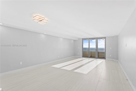 Copropriété à louer à Miami Beach, Floride: 2 chambres, 120.87 m2 № 1992063 - photo 2
