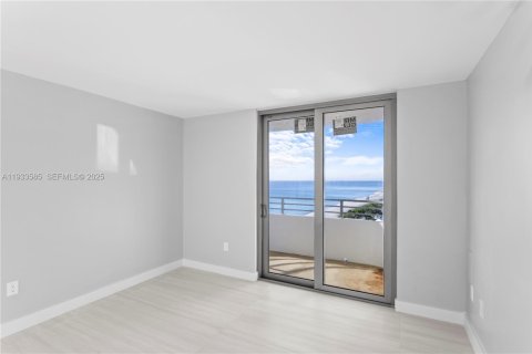 Copropriété à louer à Miami Beach, Floride: 2 chambres, 120.87 m2 № 1992063 - photo 6