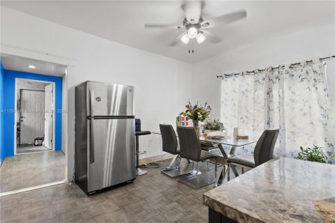 Villa ou maison à vendre à Miami, Floride: 3 chambres, 127.46 m2 № 2059785 - photo 14